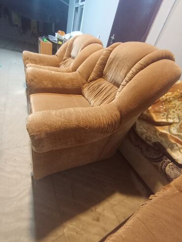 Divan və kreslo dəstləri: İşlənmiş, Klassik divan, Divan, Bazasız, Açılmayan — 4