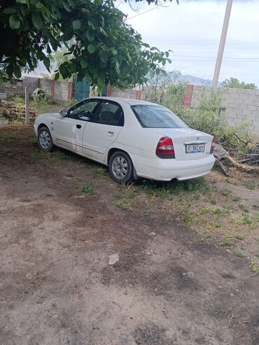 трактор беларусь 82 1: Daewoo Nubira: 2000 г., 1.6 л, Механика, Бензин, Седан