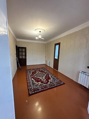binə ev satisi: 1 otaqdan iki otağa düzəlib mənzil mətbəxdə qaz plitəsi,otaqda — 4