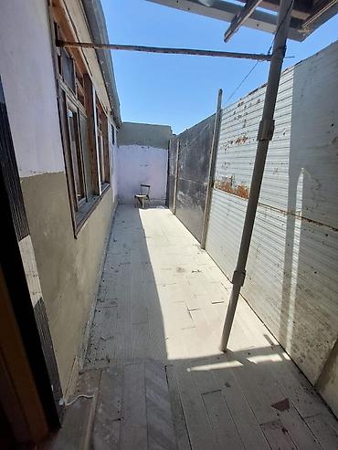 Otaqların uzunmüddətli kirayəsi: 🏡 Zabrat 2 qəsəbəsində kirayə ev! 📍 Ağ Market yaxınlığında yerləşir. 🚆 — 10