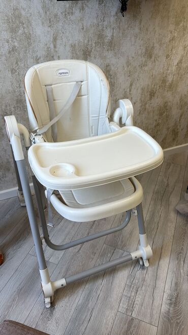 Digər mebel: Yemek stolu 80 azn tecili satilir yellenmek funksiyasi var tam iwlek
