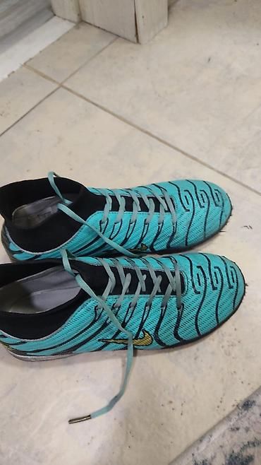 Футбольные сороконожки Nike (турф, TF) - Модель с низким профилем и at lalafo.kg Футбольные сороконожки Nike (турф, TF) - Модель с низким профилем и