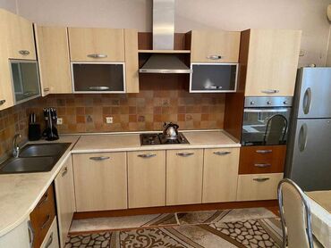 Uzunmüddətli kirayə mənzillər: Bakı sağlamlığın yanında 16 mərtəbəli binanın 3-cü mərtəbəsində 3 — 9