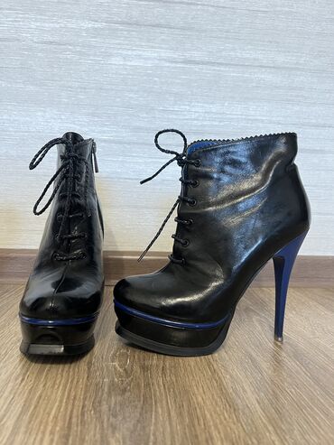 обувь экко: Ботинки и ботильоны 37.5, цвет - Черный