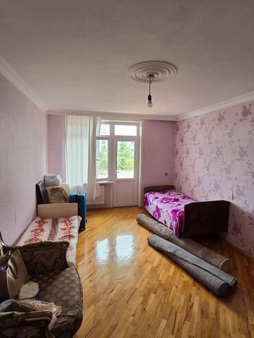 Uzunmüddətli kirayə mənzillər: Salam ev uzunmuddetli kiraye verılır.Neftçiler metrosuna ayaqla 5 — 4