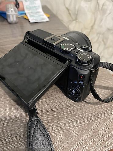 обьект: Беззеркальная камера Canon EOS M3 с двумя объективами. Комплект: - — 7