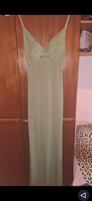 italijanske haljine beograd: M (EU 38), bоја - Maslinasto zelena, Drugi stil, Na bretele
