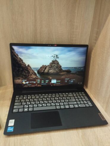 Lenovo: Lenovo 15.6 ", Intel Core i3, 256 GB