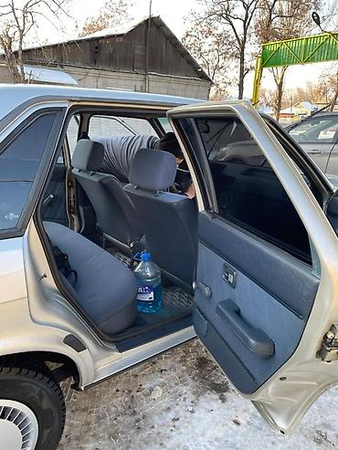 Audi: Audi 80: 1986 г., 1.8 л, Механика, Бензин, Седан — 12