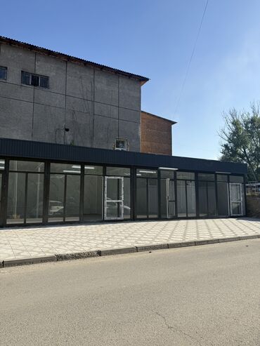 комната с подселением для парней: Ижарага берем Дүкөн, Өзүнчө турган дүкөн, 20 кв. м Иштеп жаткан, Жабдууларсыз, Ремонту менен, Электр жарыгы, 1-сызык, Тилке
