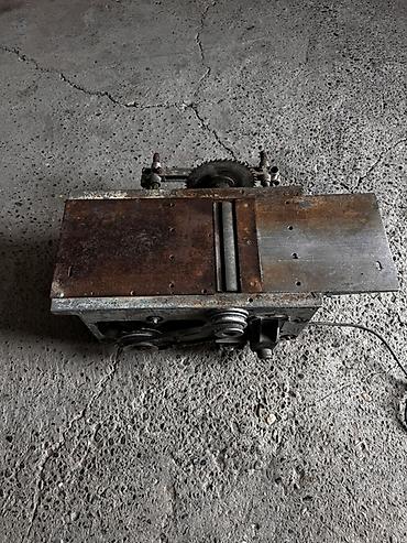 taxta kəsən makina: Ağac emalı üçün elektriklə işləyən universal dəzgah - Üst hissədə — 3