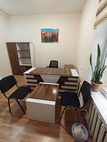 глянцевая мебель: ✅Stokda: 4 ədəd var ✅Yenidir! qiymət real öz qiymətidir!