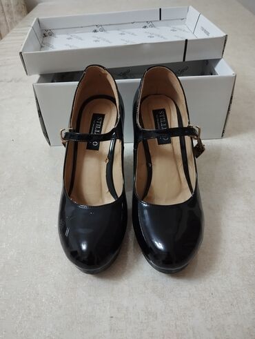 Məktəb çantaları: Ayaqqabı 37 razmer Lakirovni — 2