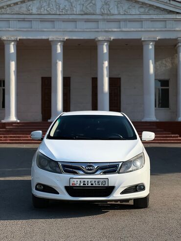 электромобили из сша: BYD : 2017 г., 0.1 - engine capacity л, Робот, Электромобиль, Седан