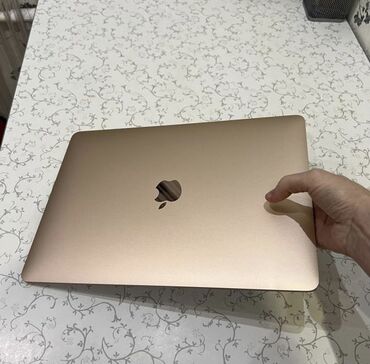 купить видеокарту для компьютера: Ноутбук, Apple, 8 ГБ ОЗУ, 13.3 ", Новый, память SSD