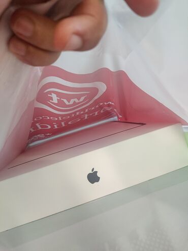Masaüstü kompüterlər və iş stansiyaları: Yeni Apple MacBook, 14 ", AMD A6, 256 GB, Ünvandan götürmə