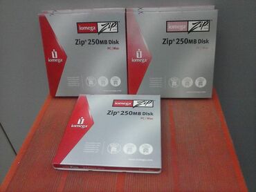 ZIP Drive Disk Iomega 250mb Όλα μέσα στην εργοστασιακή συσκευασία τους