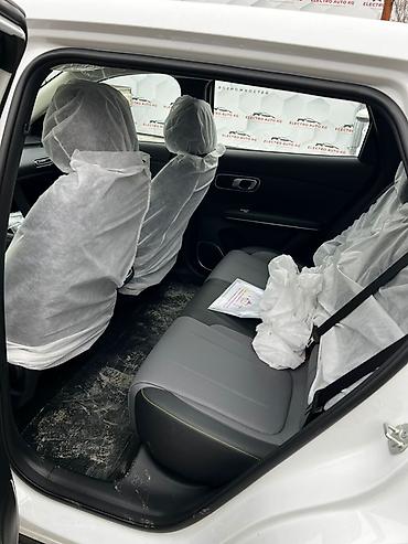 Другой электротранспорт: Электромобиль кроссовер (белый, 5 дверей) Основные особенности: - — 9