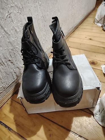 dd step obuca: Crne kožne/eko-kožne gležnjače sa debelim đonom - Model: unisex — 1