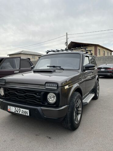 бампер нива: ВАЗ (ЛАДА) 4x4 Niva: 2015 г., 1.7 л, Механика, Бензин, Седан