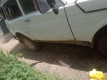 ВАЗ (ЛАДА): ВАЗ (ЛАДА) 4x4 Niva: 1980 г., 1.7 л, Кол менен иштөөчү, Бензин, Седан — 2