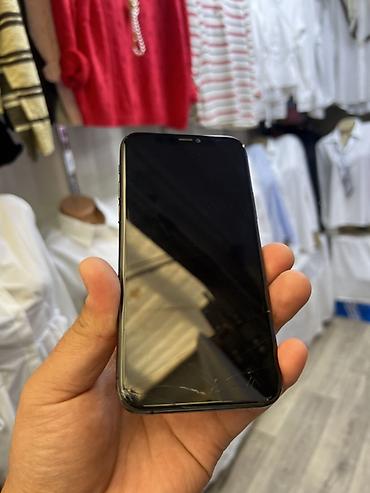 саму: IPhone 11 Pro, Б/у, 256 ГБ, Matte Midnight Green, Зарядное устройство, Чехол, 69 % — 2