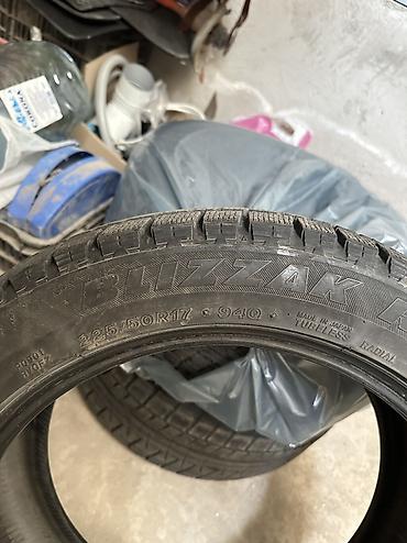 Транспорт: Зимние шины Bridgestone Blizzak Revo GZ 90% протектора - Комплект: 3 — 2
