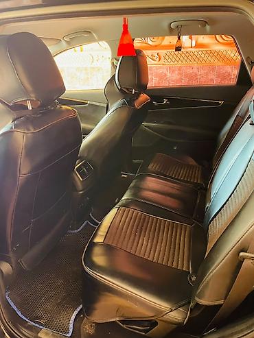 masın satısı: Kia Sorento – qara rəngdə, zərif və praktik SUV. Əsas xüsusiyyətlər — 5