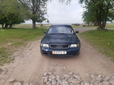 Audi A4: 1996 г., 1.8 л, Механика, Газ, Седан