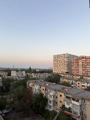 6 ci mkr da evler: Bakı, 2 otaqlı, Köhnə tikili, m. Neftçilər, 50 kv. m — 2