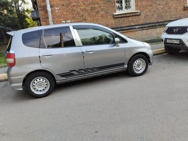 фит алмашам: Honda Fit: 2002 г., 1.3 л, Вариатор, Бензин, Лимузин