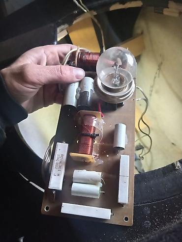 Dinamiklər və kolonkalar: İşlənmiş Yamaha Kolonka, Növ - Akustik, rəng - Qara — 12