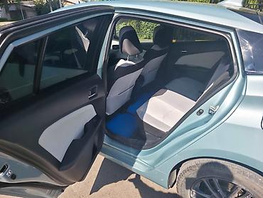 kirgiz auto: Toyota Prius: 2016 г., 1.8 л, Вариатор, Гибрид, Лифтбек — 9