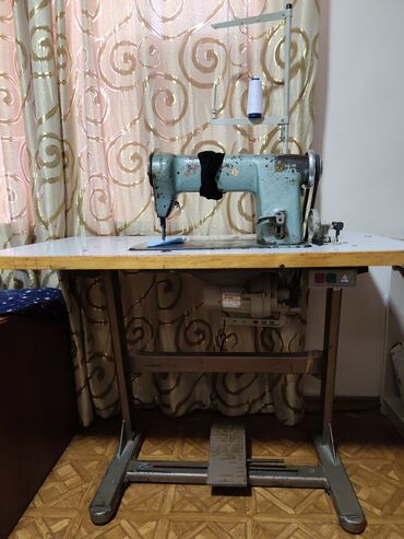 Швейные машины: Швейная машина Полуавтомат at lalafo.kg Швейные машины: Швейная машина Полуавтомат
