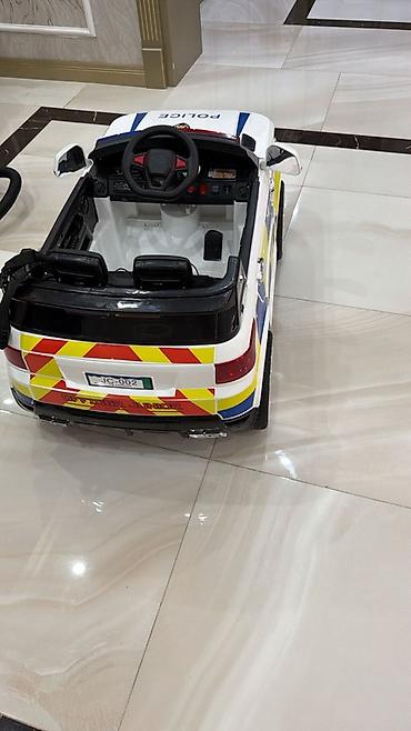 Uşaq üçün elektrik maşınları: Uşaq üçün elektrikli polis maşını - Dizayn: Ağ rəngli kuzov — 3