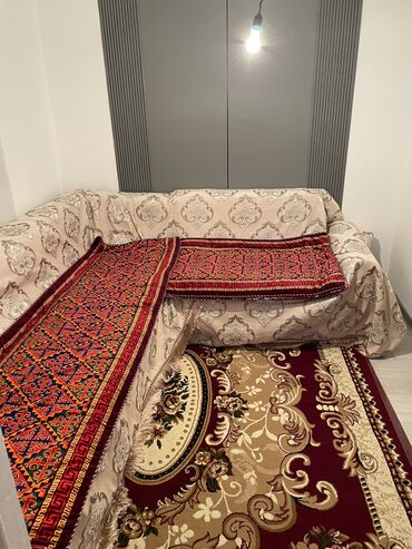 Отели и хостелы: Предлагается размещение в хостеле с койко-местами. В комнатах — 7