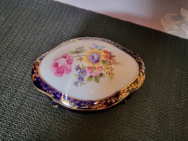 Ostali antikviteti: Satula nova 1914 do 1972g Nemacka,Martin Roda porcelan. Satula na lalafo.rs — 4 Ostali antikviteti: Satula nova 1914 do 1972g Nemacka,Martin Roda porcelan. Satula — 4