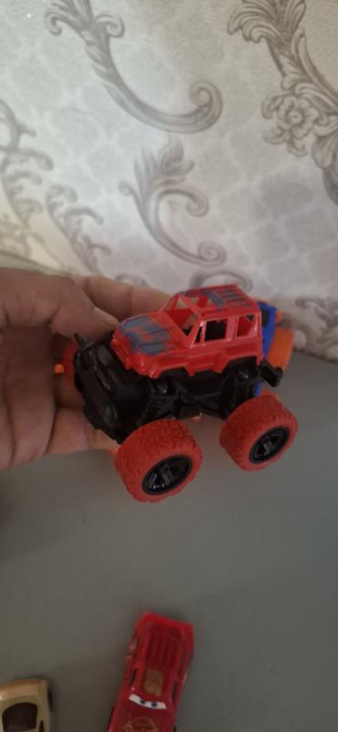 hot wheels oyuncaq dəsti: Uşaq üçün oyuncaq maşınlar dəsti - 6 ədəd kiçik oyuncaq maşın: 2 ədəd — 4