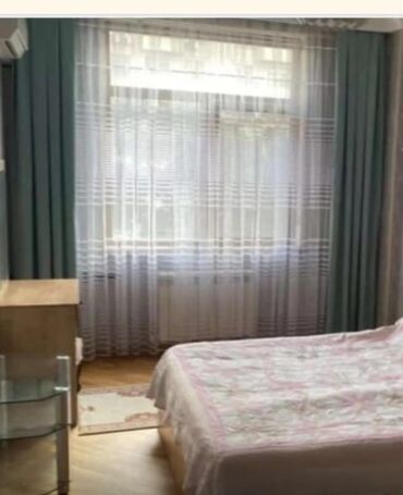 pəncərə altı: Təknəfərlik çarpayı, Komod