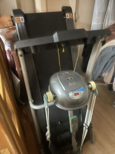 qaçış tirnajoru: Qaçış trenajoru və masaj kəməri ilə - Evdə kardio və ümumi fitness