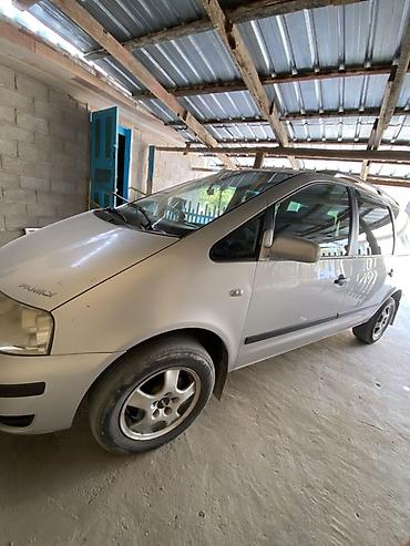 аренда audi q7: Volkswagen Sharan: 2001 г., Минивэн — 2
