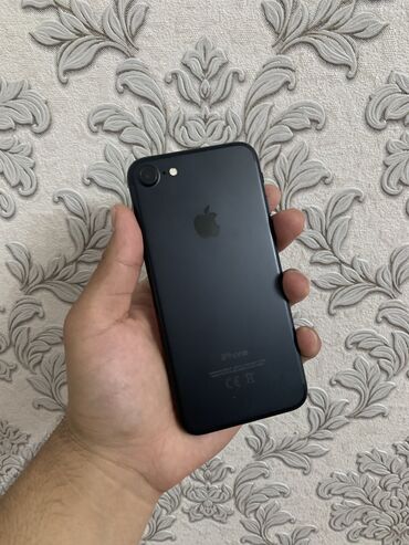 Apple iPhone: IPhone 7, Б/у, 32 ГБ, Черный, 82 %