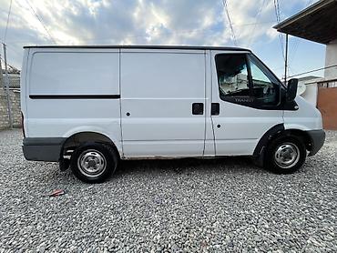 Ford: Ford Transit yük Xüsusiyyətlər: - Kuzov: qısa baza, aşağı tavanlı, 3 — 3