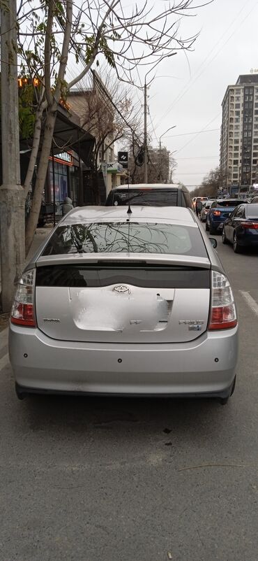 Toyota: Toyota Prius: 2005 г., 1.5 л, Вариатор, Гибрид, Хэтчбэк