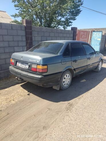 арзан машина мерс: Volkswagen Passat: 1988 г., 1.8 л, Механика, Бензин, Седан