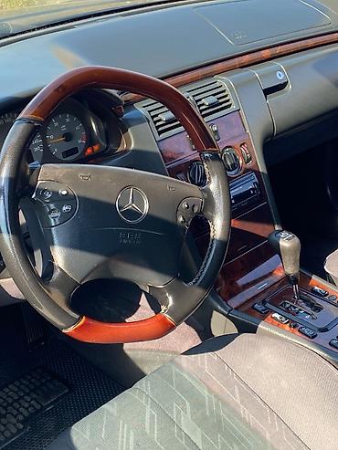 pirus 50 kuza: Mercedes-Benz E-Class: 2.2 l | 1999 il Sedan — 6