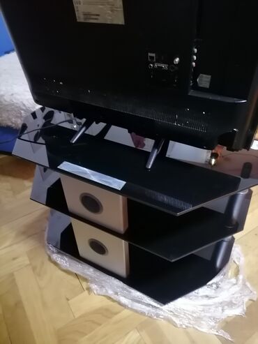 Komode: Sto stakleni ispravan dobar za TV. Kao nov je. Oko 80 /40 /50 — 18
