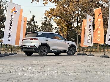 2021 года: BYD Yuan Up: 2024 г., Электромобиль, Кроссовер — 2
