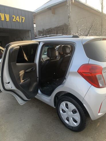 Chevrolet: Chevrolet Spark: 2016 г., 1 л, Робот, Бензин, Хэтчбэк — 14