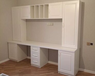 Sifarişlə mətbəx mebeli: Sifarişlə mətbəx dəsti, Özü çəkən petlələr, Parlaq laminat, Kredit yoxdur, Ödənişli çatdırılma — 24